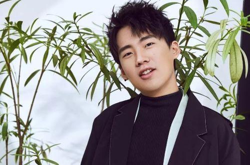 娱乐吃瓜郭麒麟,娱乐界的吃瓜达人,揭秘娱乐圈幕后故事